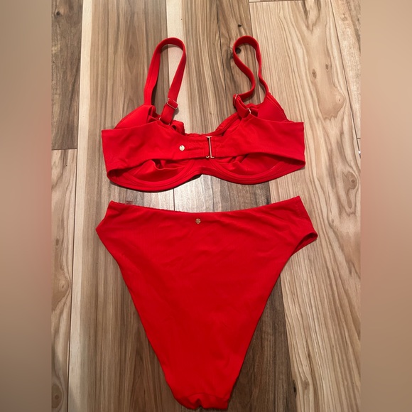 Victoria Secret Underwire Red Ribbed Bikini - Picture 2 of 3